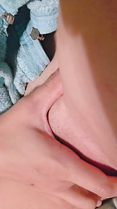 Azgın orta yaşlı seksi kadın erkek arkadaşı çalışırken yalnız