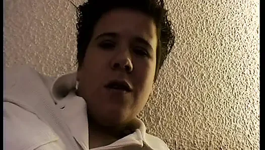 Çirkin Alman fahişe amını kameraya gösteriyor