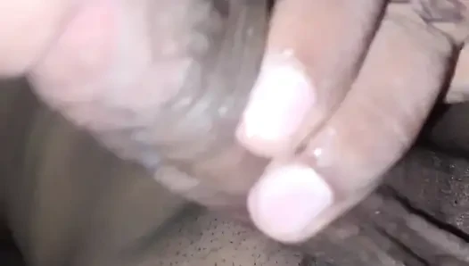 Bugün erkek arkadaşım aniden beni neşelendirecek bir şey gösterdiğinde çok sevindim ve sonra bana dudaklarına bir adam vermek zorunda kaldı