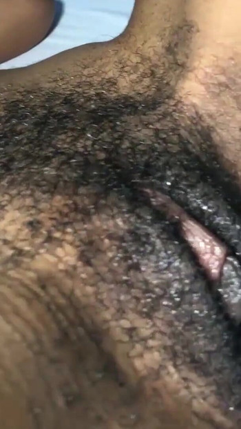 لحظة ملحمية من "أحب كيف تحفر كسي"