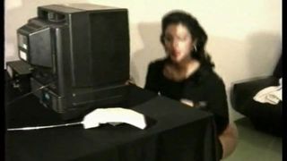古いプロアマビデオで不明なフランス人美女（パート1）