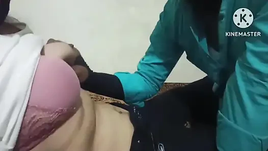 Meenas bestes genoss sex mit james, wenn Meena nicht im haus ist