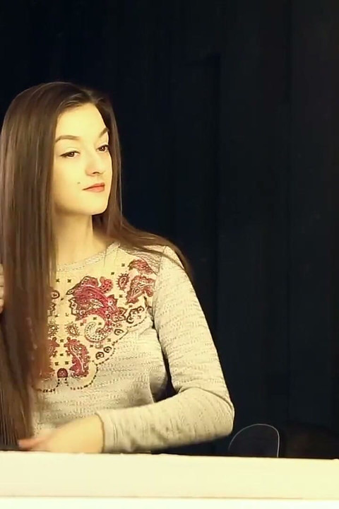 Casting Arina