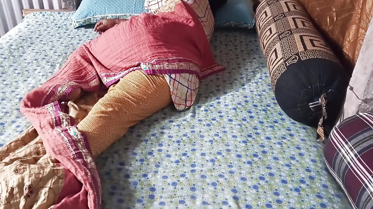 Hermanastra del pueblo por primera vez en casa
