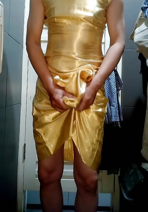 Yellow Satin Longdress Masturbation