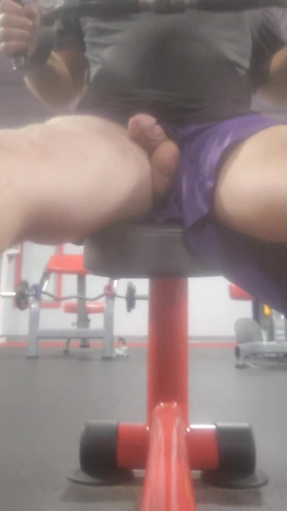 Jaw-dropping moment from "Hitting the gym"