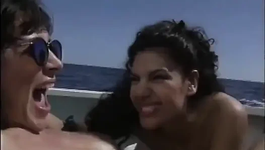 Lesben lieben auf der yacht