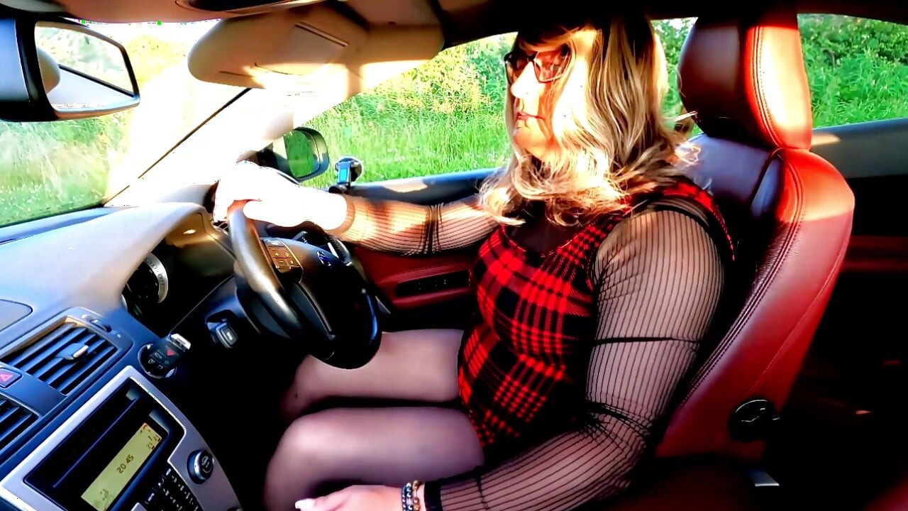 Crossdresser amatir kellycd2022 sore berkendara