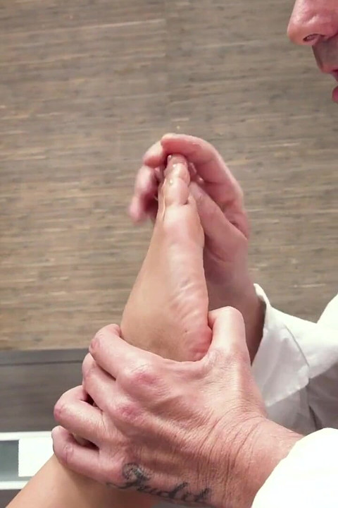 21 Sextury - 후장과 정액으로 발을 덮기 전에 따먹히는 핫한 체리 키스