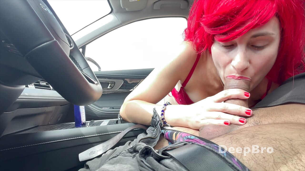 Spanish slut Ariel Ortiz sucks my cock in the car for a ride