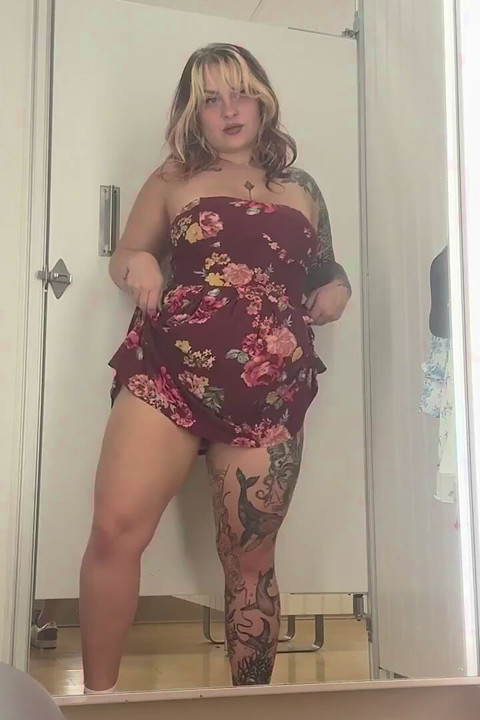 Dildo fodendo e plug anal