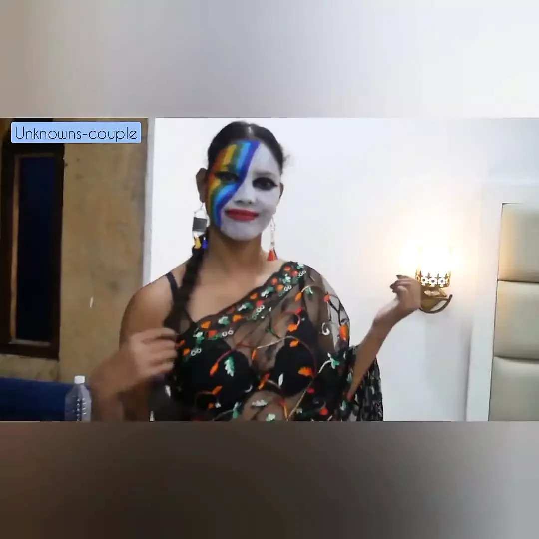 Pacar sange ini suka nonton televisi sambil dientot