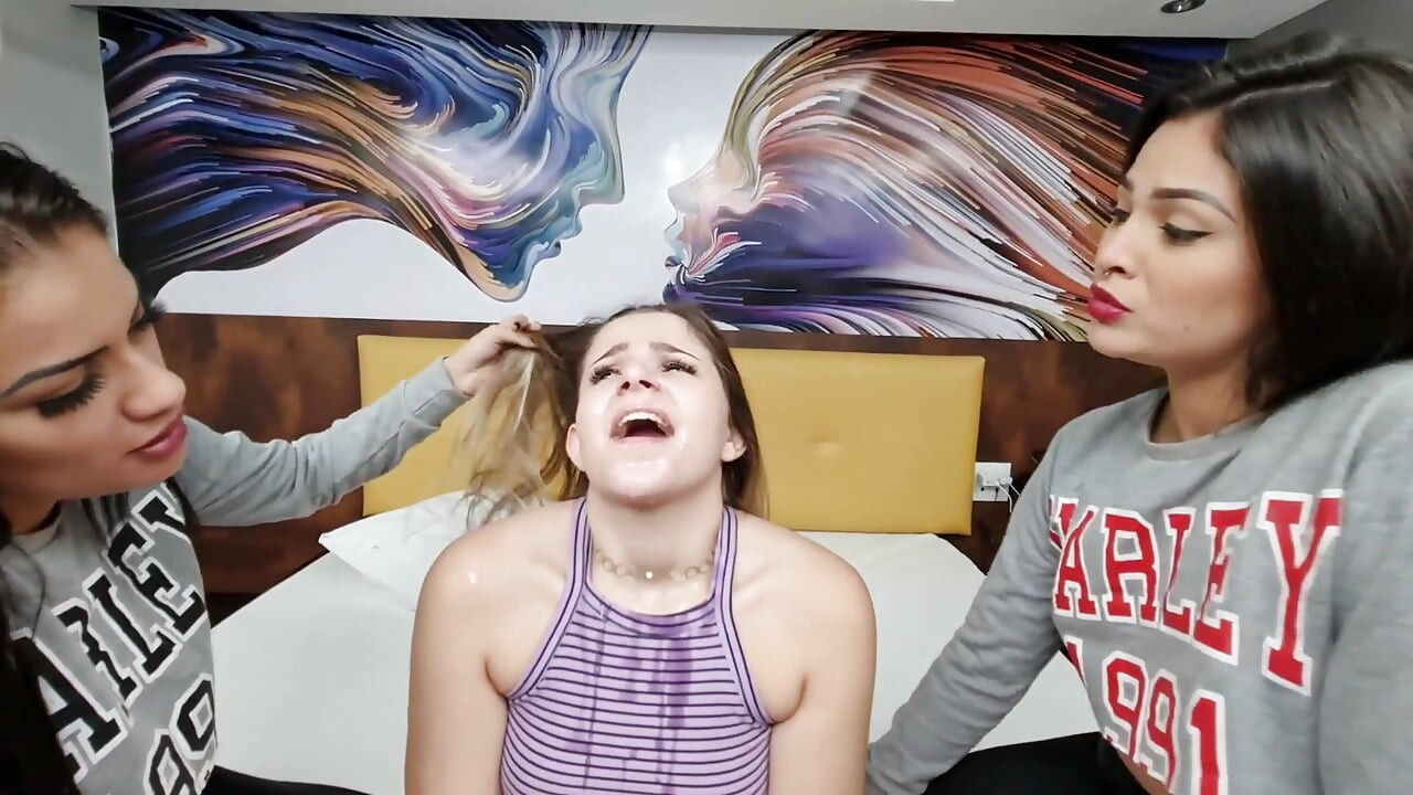 Cuspindo gang bang festa extremo cuspe