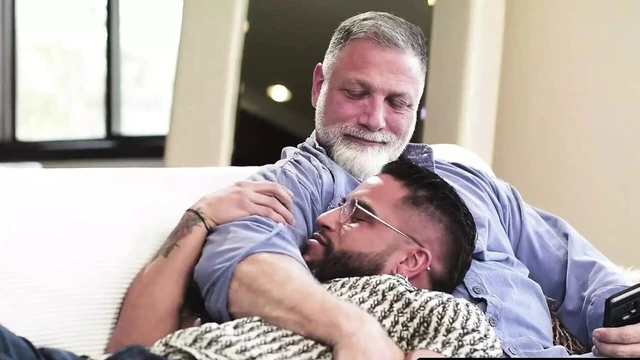 HETEROFLEXIBLE - Bear DILF Brings Hot Muscle Hunk Home So Bottom Boyfriend Can Top Too! DP THREESOME