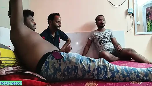 Три друга трахают одну красивую девушку! Кто будет трахаться первым!