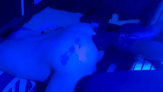 Kirli koyu yumruk sokma