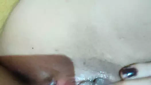 Lusi kocası kamerada diğer erkeklerin önünde mastürbasyon yapıyor