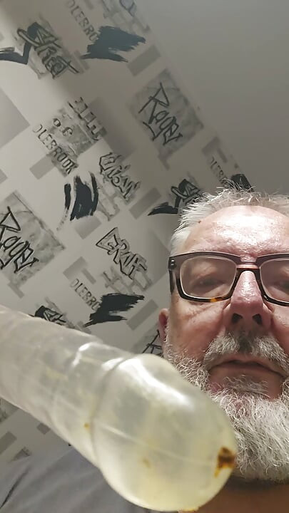 En dildo som utnytter begge hullene mine!
