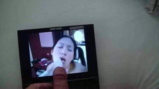 Masturbandosi su una ragazza tailandese