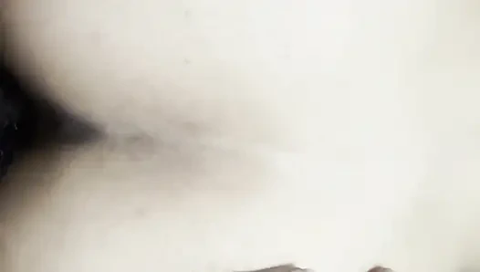 Yaramaz tombul evli kadın kocasının en iyi arkadaşına biniyor