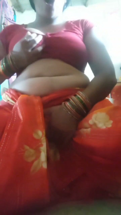 Desi mallu aunty fingerings pusssy to orgasam,aunty sex viral video, viral mms aunty | Clip 1