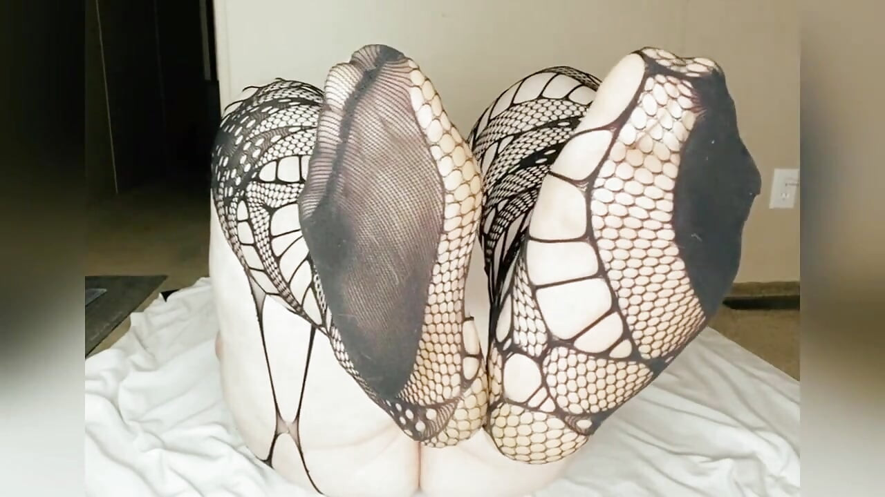Big Feet in Fishnets JOI with Cum Countdown