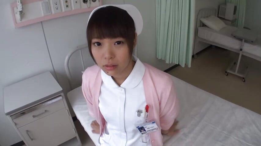 Зрілий чоловік і ангел у білому