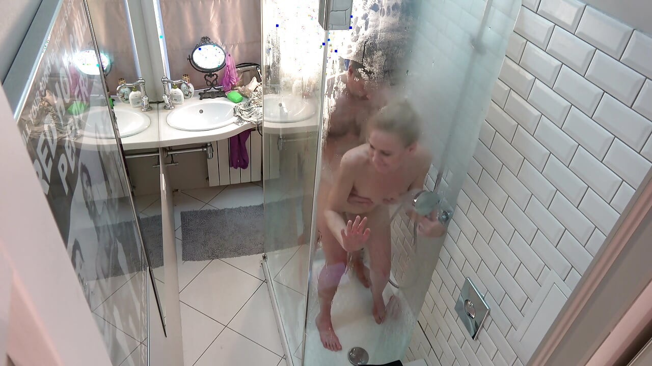 Steamy Sex with Beautiful Stepmom in the Shower
