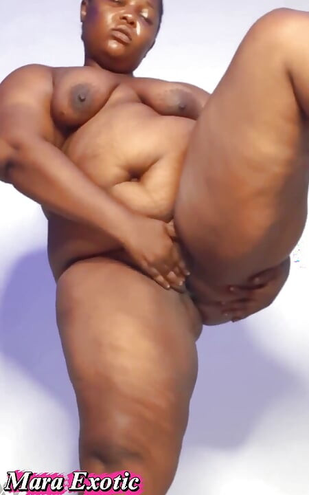 Thick Ebony Babe Mara Exotic Loves Teasing and Masturbating for You