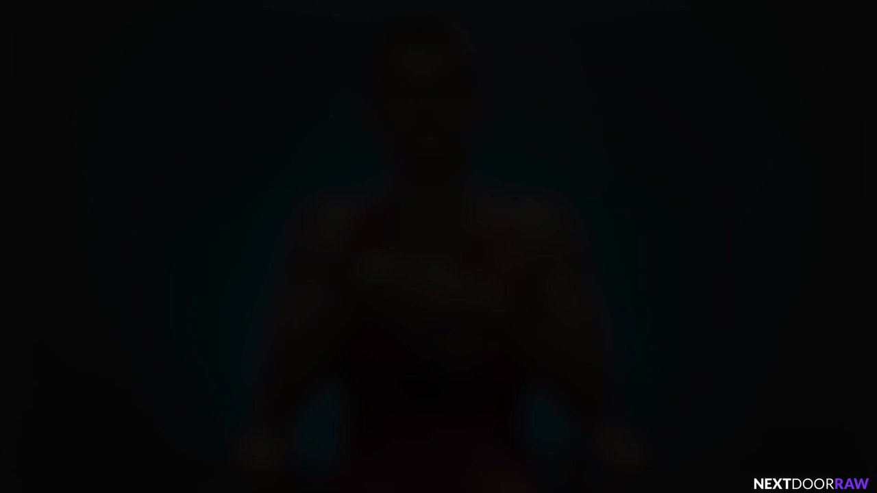 华丽的twnk性感翻转乱搞现实生活中的tatted BF大屁股