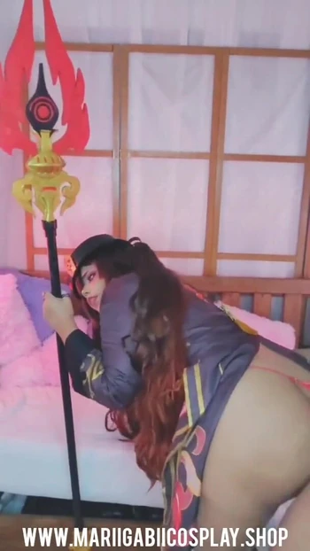 Kluczowy moment z "Hu tao cosplay genshin impact"