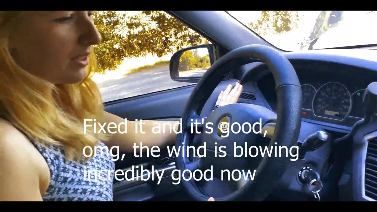 車の修理のためのファックされた愚かなブロンド