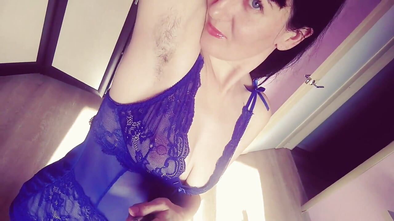 MILF Ginnagg Masturbating