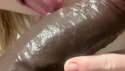 Dildo hitam XXL, air liur dan blowjob vagina