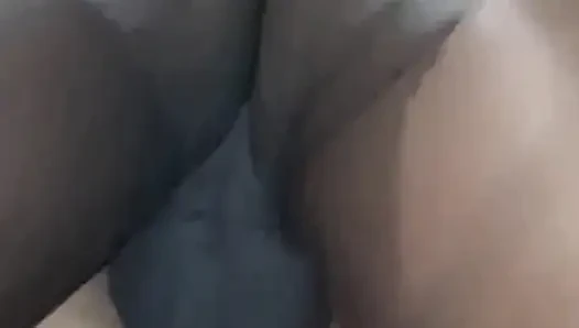 Cewek sange ini dientot gaya misionaris sama kontol raksasa pria kulit hitam sampai dicrot di dalam!