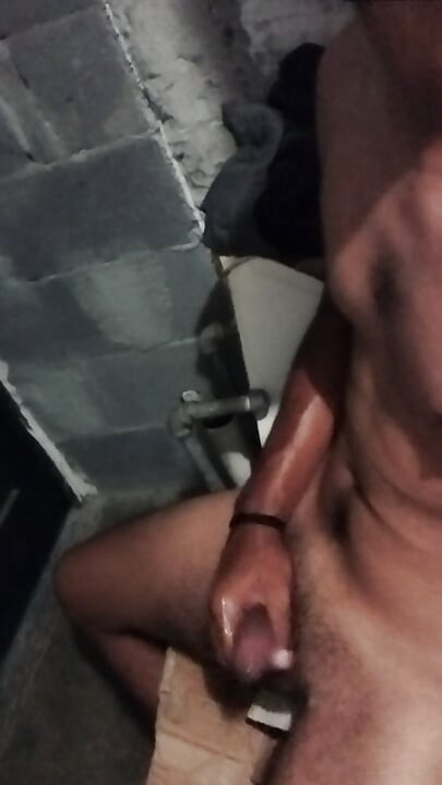 I Move My Tongue While I Pull It