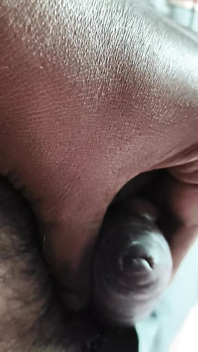 Horny Indian guy masturbation on oyo room