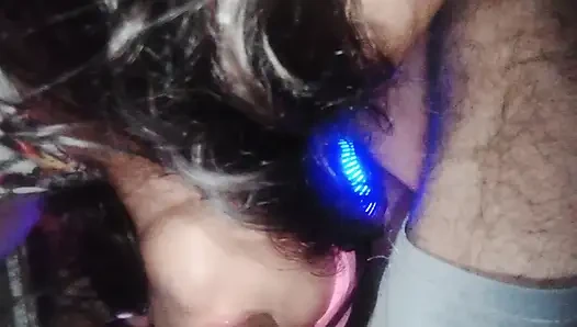 Kakak tiriku yang sange datang ke kamarku malam-malam waktu aku lagi asik main game dan bilang kalau dia pengen dengar apa yang aku lakuin saat ini