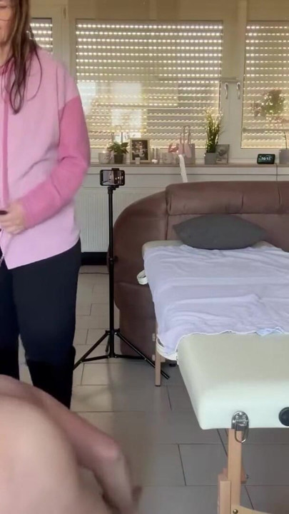 DomLady Mia SlaveOfM Hell of Pain biczuje CBT i karę z elektryczności i paskudnych aparatów ortodontycznych - część 1 | Klip 1