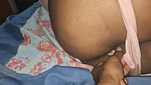 How to make a married evangelical BBW girl cum in putting her cock in her hairy pussy