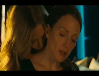 Amanda seyfried julianne moore desnuda lesbiana escena chloe