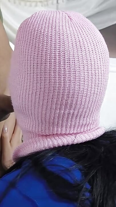 가면을 쓴 아기