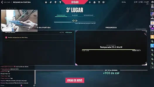 Он играет, я отдучиваю их