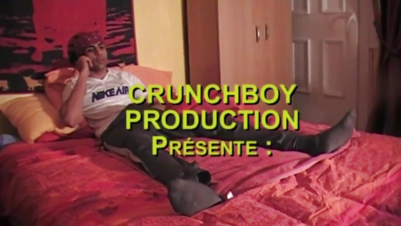 Jess navrhne svému arabskému příteli, aby s ním masturboval