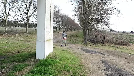 Patricia mengunjungi peternakan untuk pertama kalinya dan bugil