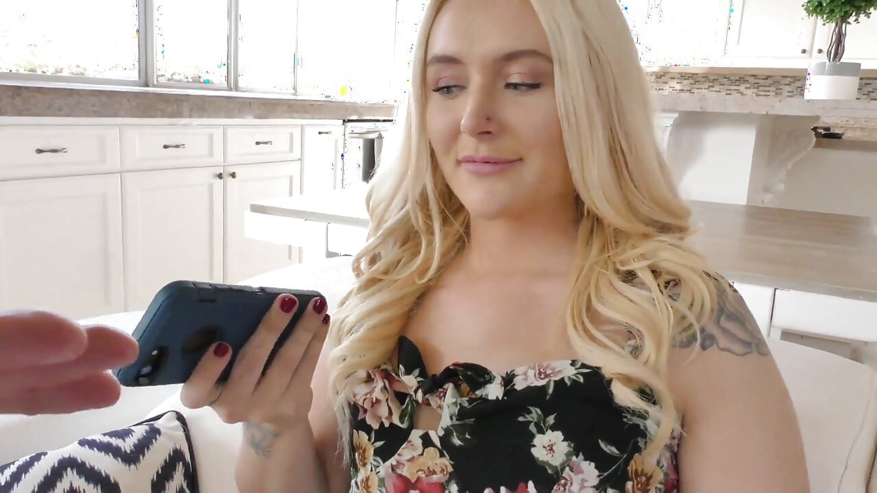 Chloe Marie pokazuje swoje pasierbicy, jak dobrze jest w jebanie - perv milfs n nastolatka