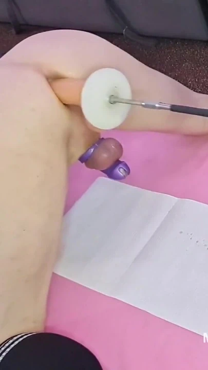 Jaw-dropping moment from "Mature DILF Mike Essex hands free chastity cage cum and pee squirt on the fucking machine"