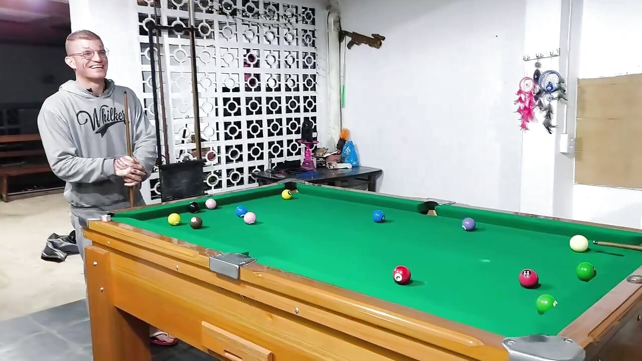 Me, Carmona, Opaido Carmona and Viking de Taubaté started a game of pool naked