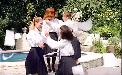 Chhotee skoolee chhaatraon