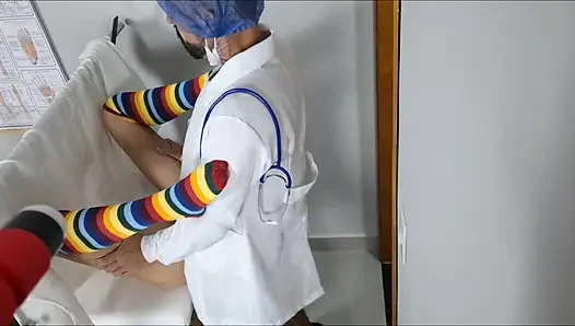 Jinekolog ekibi hastayla sikişiyor!